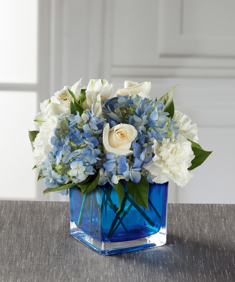 blue and white floral arrangement